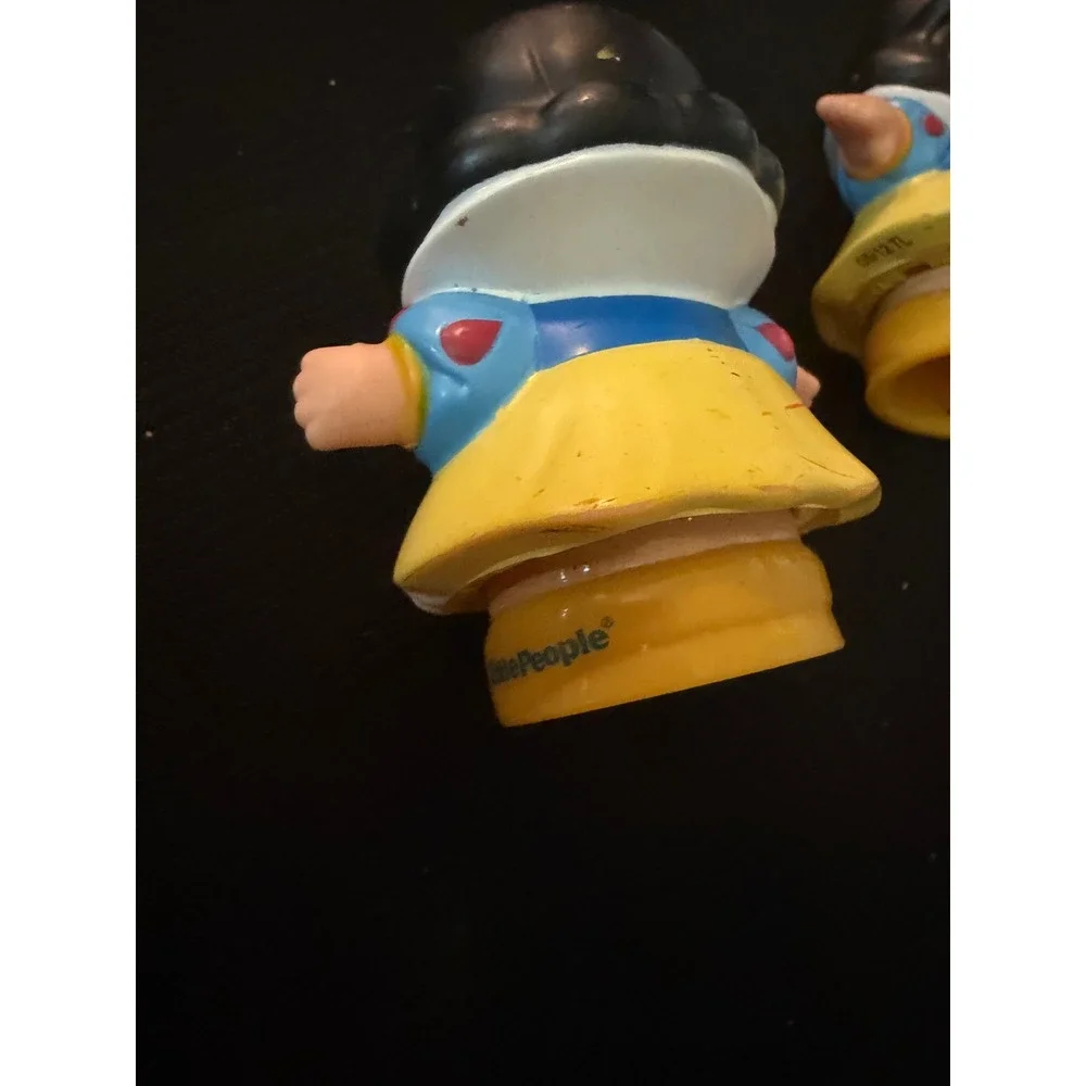 Fisher Price Little People Disney Princess Snow White Figure 2012 Toy W8771